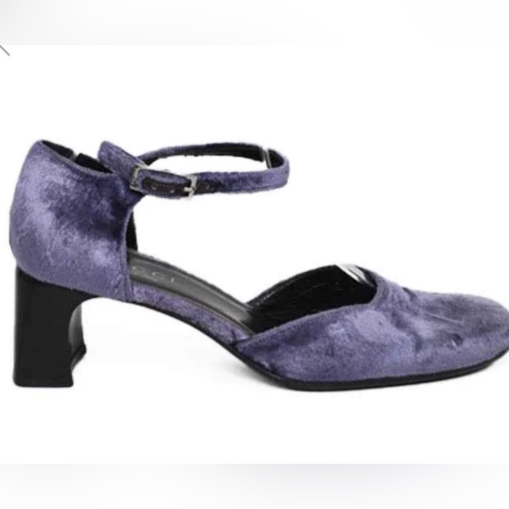 Gucci Light Purple Velvet Ankle Strap Block Heels size 36 C with Dustbag